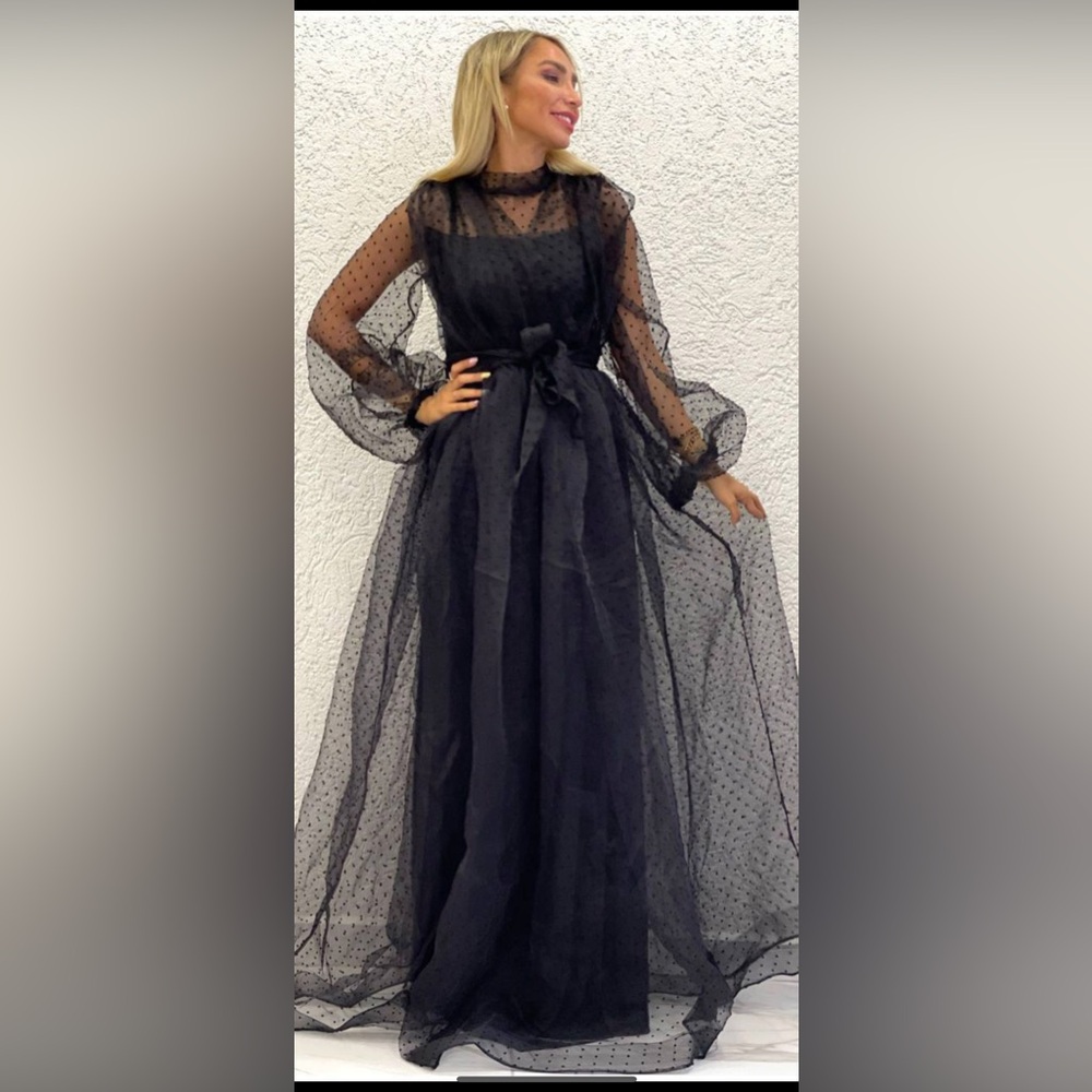 New beautiful dress from Europe (3 sizes available )